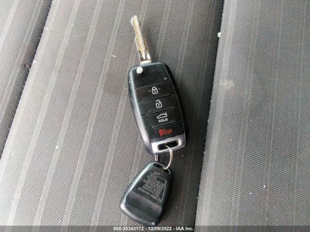 3KPFL4A76HE013648 KIA FORTE S