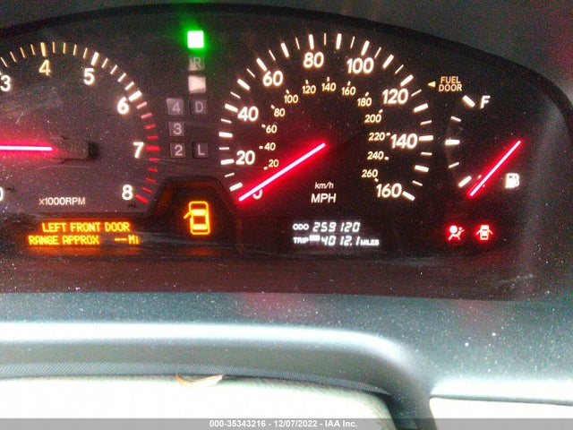 Lexus LS 430 2003 JTHBN30F030113921 Image 8