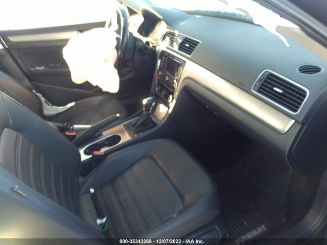 1VWBS7A31FC069899 Volkswagen Passat 1.8t Se W/sunroof & Nav