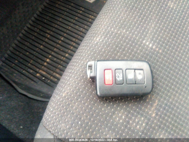 2016 Toyota RAV4, VIN: JTMRJREV6GD043368
