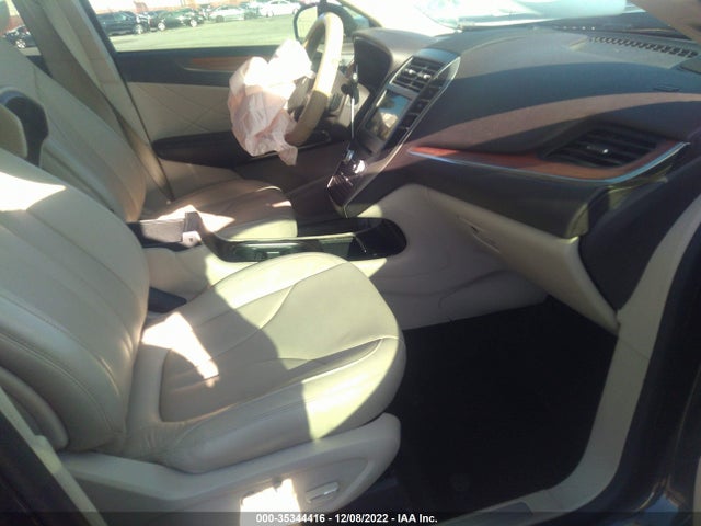 2019 Lincoln MKC, VIN: 5LMCJ2C90KUL17488