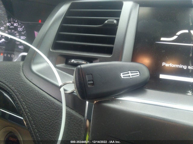 Lincoln MKS 2013 1LNHL9EK8DG618376 Image 3