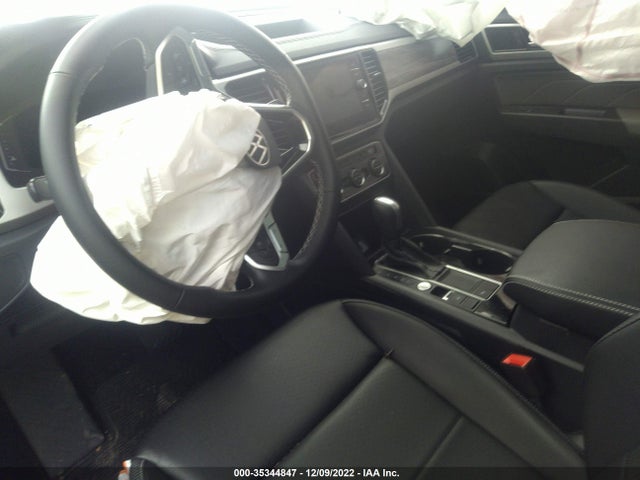 2022 Volkswagen Atlas, VIN: 1V2JE2CA2NC227555
