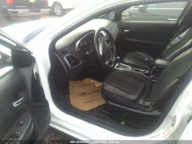 Chrysler 200 Touring 2012 1C3CCBBB4CN104453 Image 6
