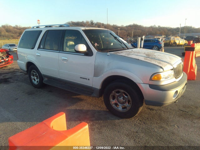 Lincoln Navigator 2002 5LMFU28R52LJ09982 головне зображення