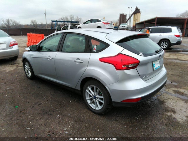 Ford FOCUS SE 2017 1FADP3K28HL225022 Image 3