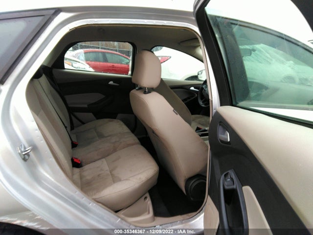 Ford FOCUS SE 2017 1FADP3K28HL225022 Image 8