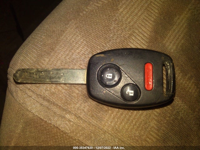 2005 HONDA PILOT EX VIN: 2HKYF18475H565368