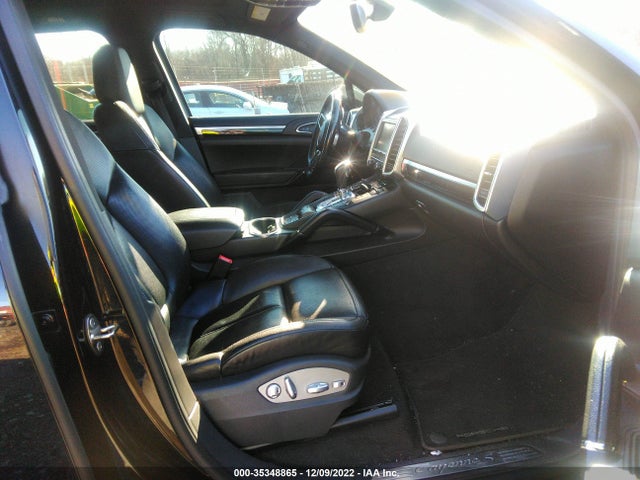 2016 Porsche Cayenne, VIN: WP1AE2A2XGLA64197