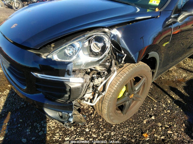 2016 Porsche Cayenne, VIN: WP1AE2A2XGLA64197