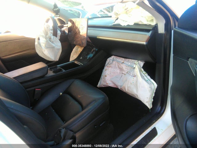 Tesla Model Y Long Range 2022 7SAYGDEE1NF367561 Image 5