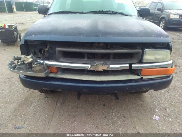 2001 CHEVROLET S-10 LS VIN: 1GCCS145518106983