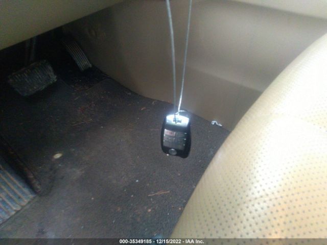 KNDMB5C14H6328771 KIA SEDONA LX