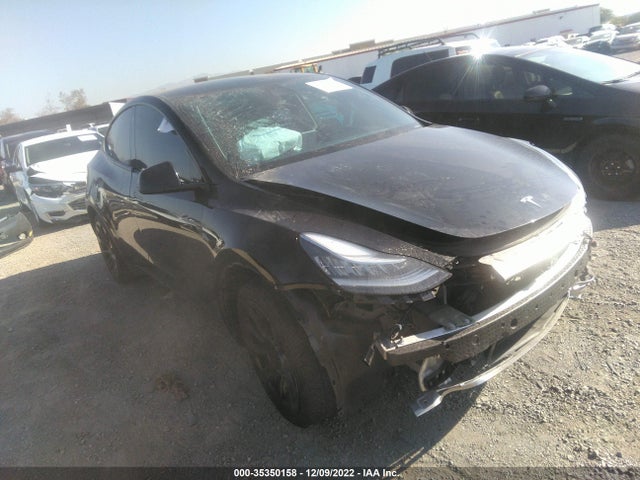 Tesla Model Y 2020 5YJYGDEE4LF018176 main image