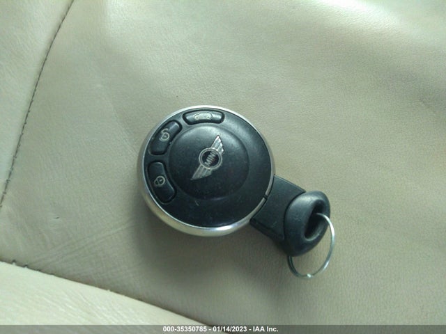 Mini COOPER HARDTOP 2011 WMWSU3C56BT096222 Image 3