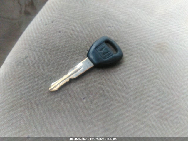 2001 HONDA CIVIC LX VIN: 1HGES15551L066085