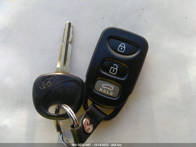2008 HYUNDAI ELANTRA GLS/SE VIN: KMHDU46D58U523103