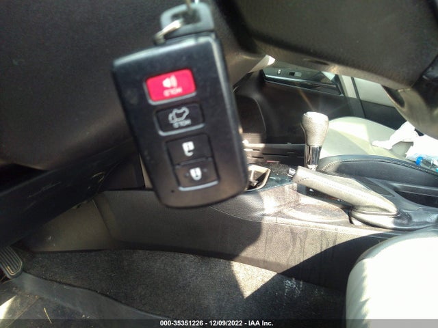 2016 Toyota RAV4, VIN: 2T3YFREV2GW242403