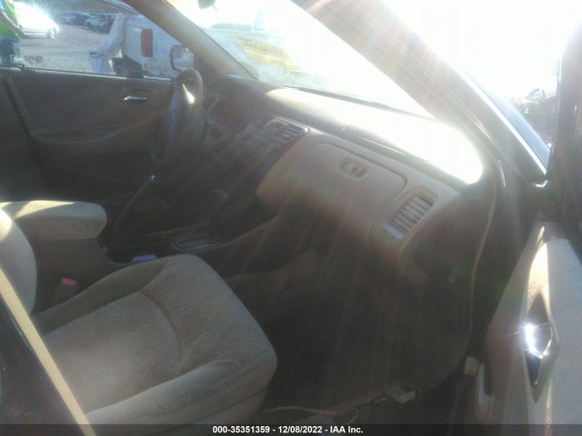 2001 HONDA ACCORD SDN VP VIN: 1HGCF86631A085936
