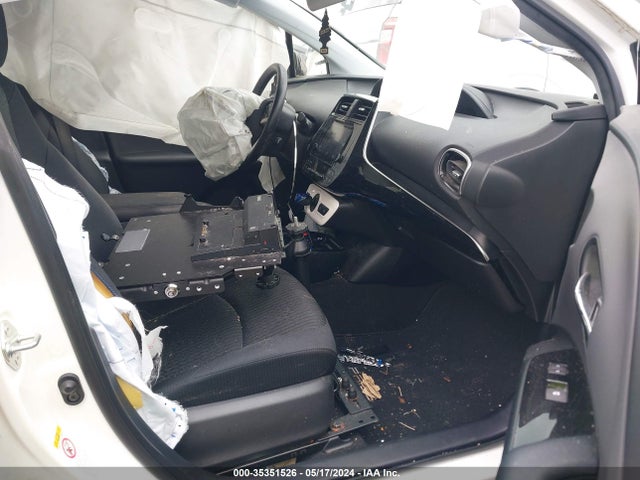 JTDKARFUXJ3061523 Toyota Prius Three