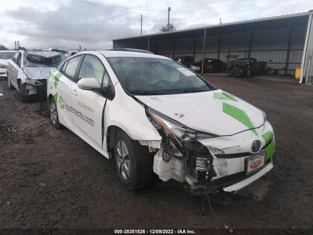 JTDKARFUXJ3061523 Toyota Prius Three