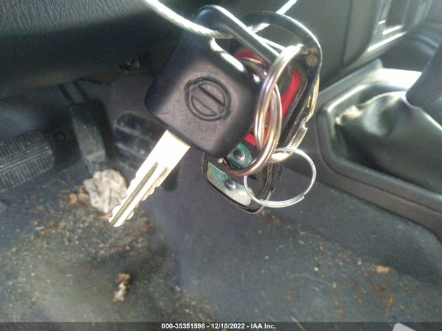 2002 NISSAN PATHFINDER SE VIN: JN8DR09Y12W730438