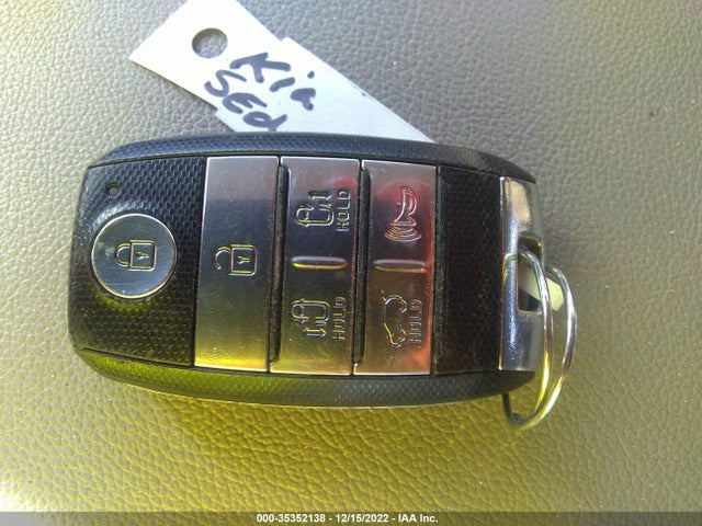 2017 Kia Sedona, VIN: KNDMB5C19H6260337