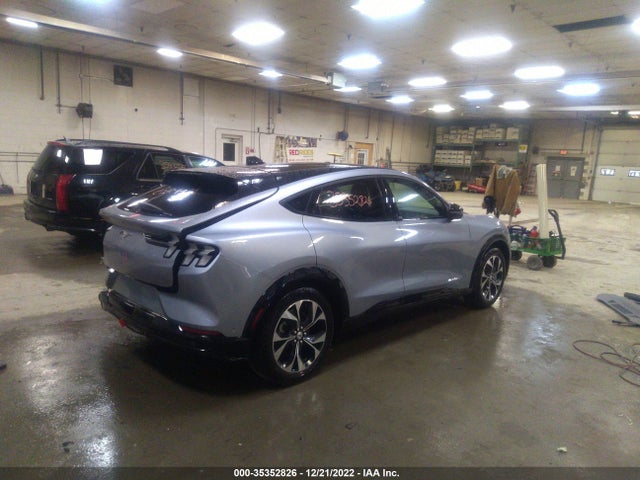 2022 Ford Mustang, VIN: 3FMTK3SS2NMA37039