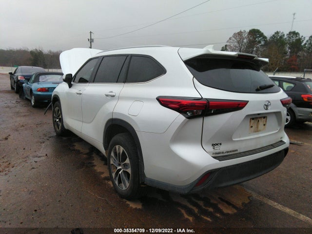 Toyota Highlander 2022 5TDGZRAH1NS540801 Image 3
