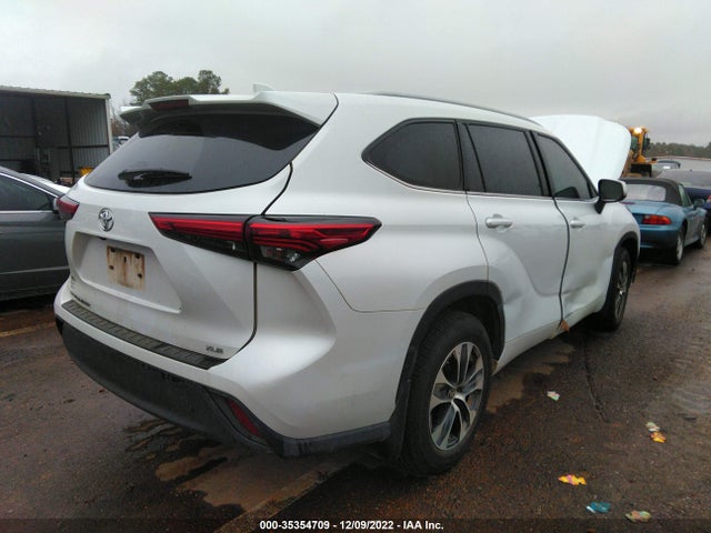 Toyota Highlander 2022 5TDGZRAH1NS540801 Image 4