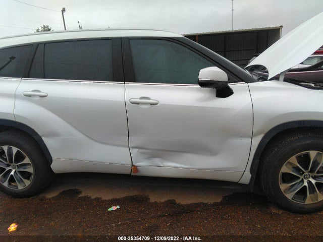 Toyota Highlander 2022 5TDGZRAH1NS540801 Image 6