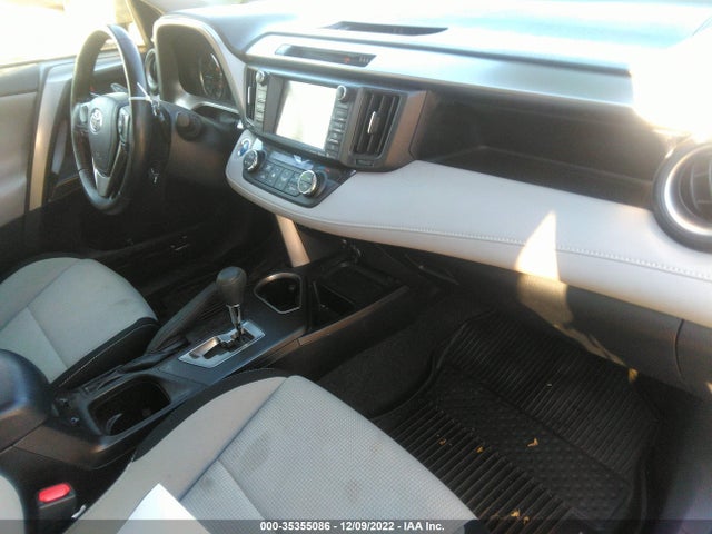 2018 Toyota RAV4, VIN: JTMRJREV4JD167131