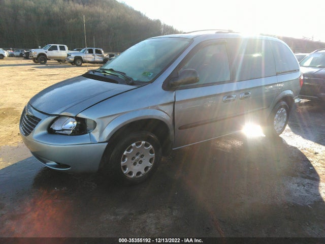 Chrysler Voyager Lx 2003 1C4GJ25B43B132608 Image 2