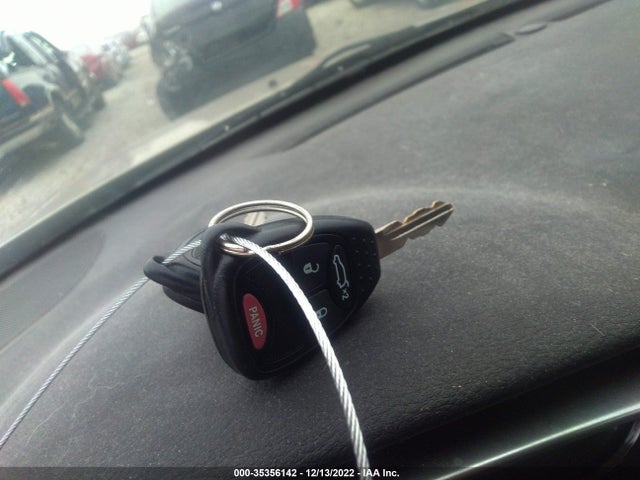 Chrysler 200 LX 2014 1C3CCBAB3EN237144 Image 3