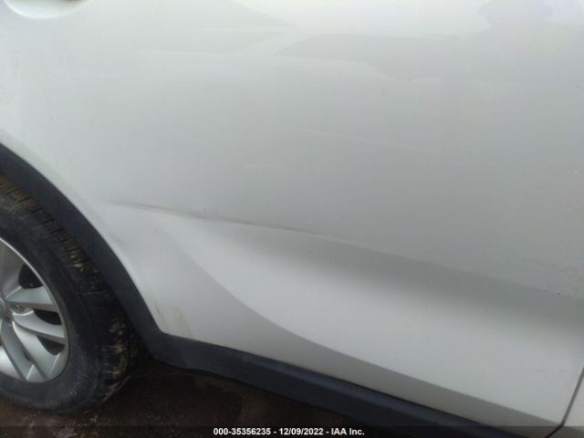 5XYPGDA39JG380977 KIA SORENTO LX
