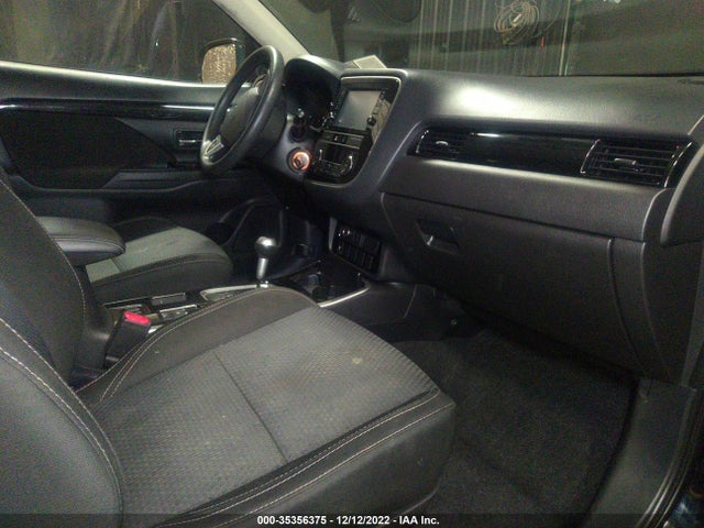JA4AD2A39KZ025470 Mitsubishi Outlander Es