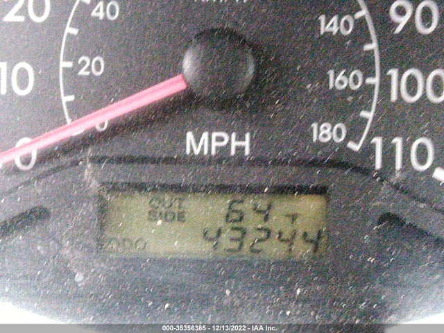 2005 TOYOTA COROLLA CE/LE VIN: JTDBR32E752060572