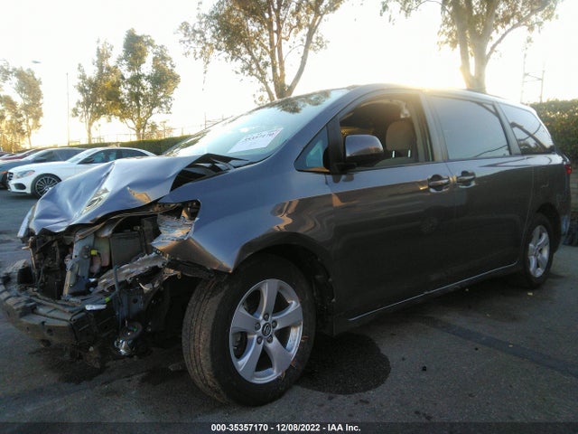 2018 Toyota Sienna, VIN: 5TDKZ3DC8JS920963
