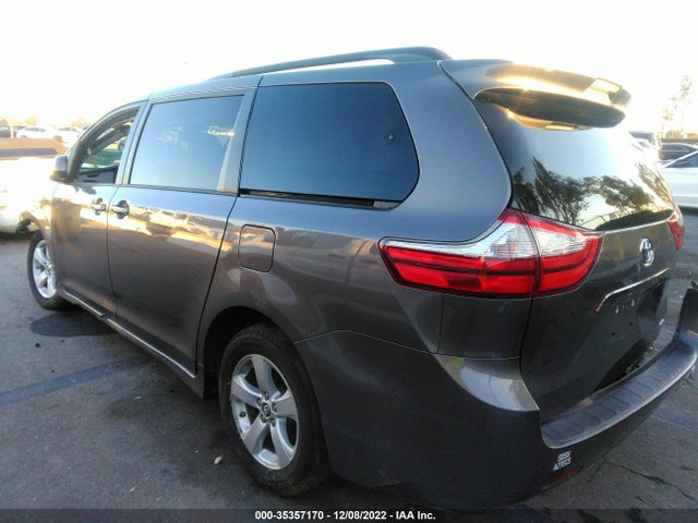 2018 Toyota Sienna, VIN: 5TDKZ3DC8JS920963