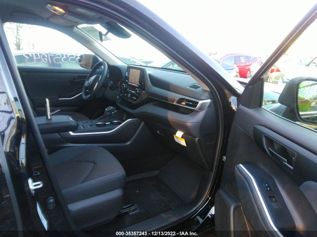 2022 Toyota Highlander, VIN: 5TDBZRBH2NS591880