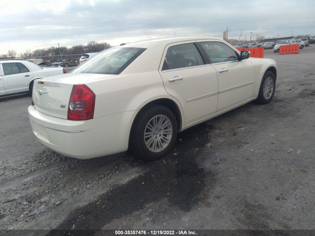 Chrysler 300 Touring 2010 2C3CA5CV8AH213200 Image 5