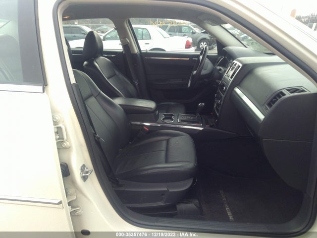 Chrysler 300 Touring 2010 2C3CA5CV8AH213200 Image 6