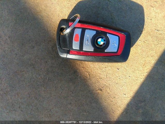 BMW 3 Series 328i 2016 WBA8E9G55GNT43701 Image 3