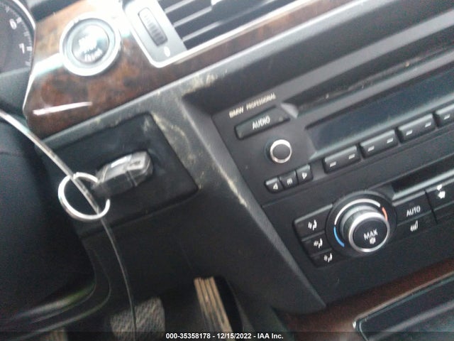 BMW 3 Series 328i 2010 WBAPH7G58ANM52720 Image 3