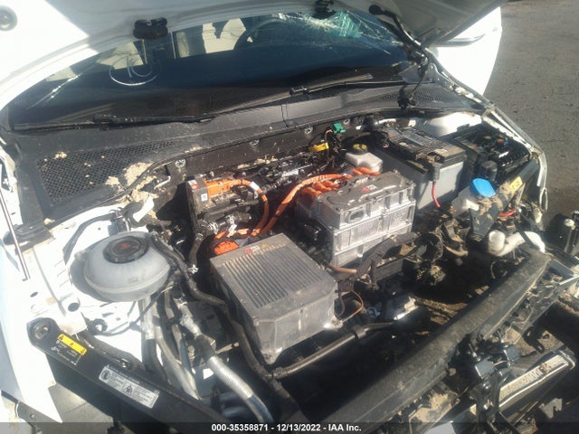 2017 Volkswagen Golf, VIN: WVWPR7AU8HW953904