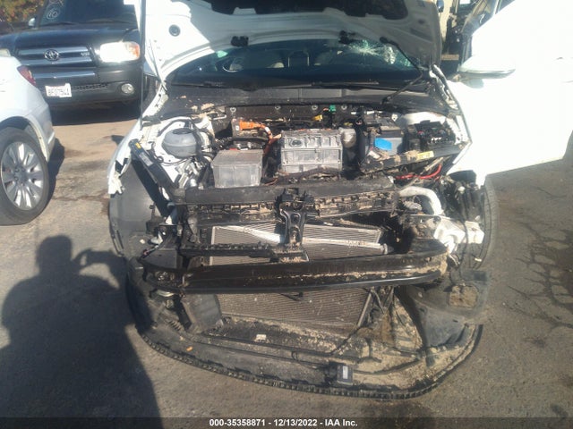 2017 Volkswagen Golf, VIN: WVWPR7AU8HW953904