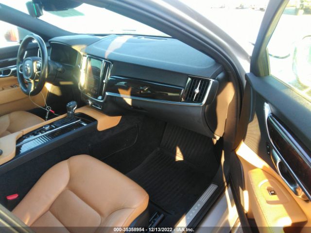 LVY982AK2JP026404 Volvo S90 Momentum