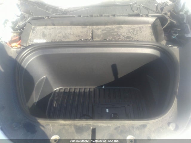 2022 Tesla Model Y, VIN: 7SAYGDEF1NF392887