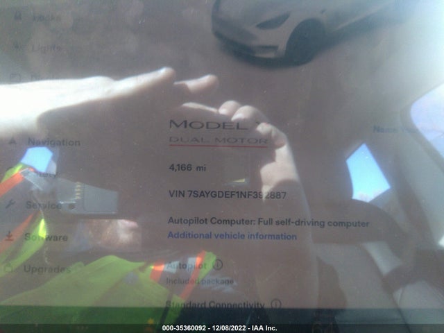 2022 Tesla Model Y, VIN: 7SAYGDEF1NF392887