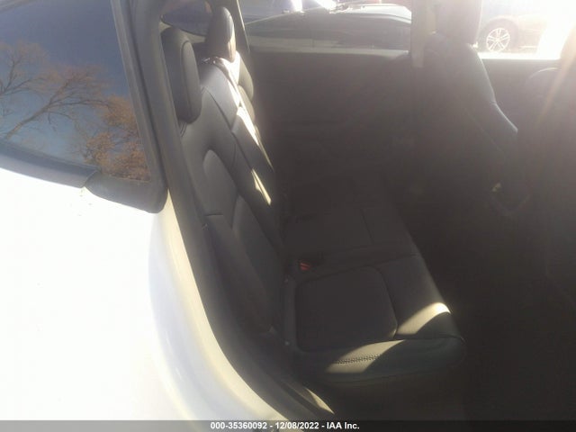 2022 Tesla Model Y, VIN: 7SAYGDEF1NF392887